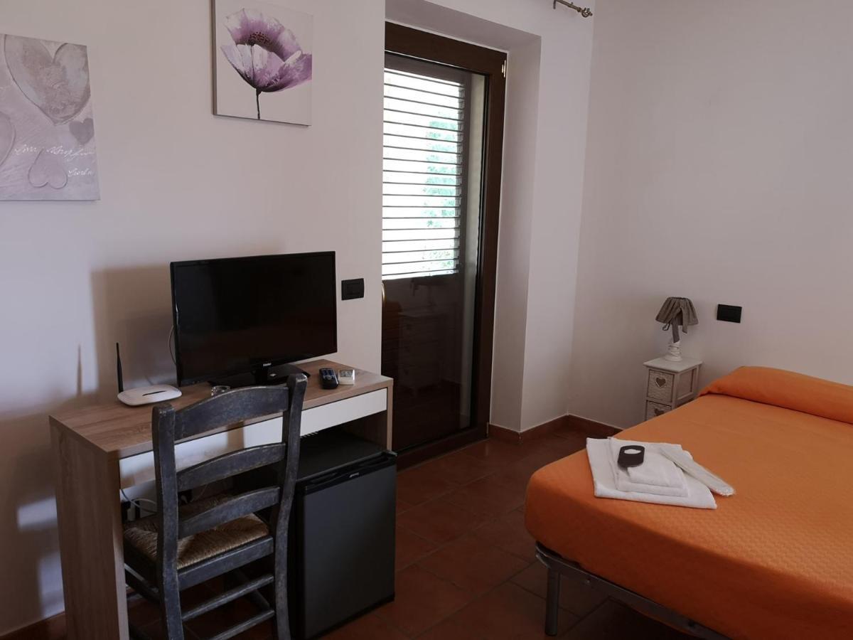 B&B Podere Montese 卢尼贾纳自由镇 外观 照片