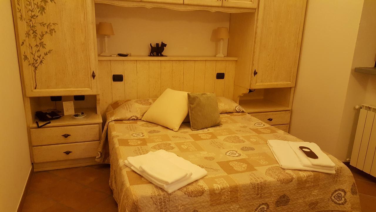 B&B Podere Montese 卢尼贾纳自由镇 外观 照片