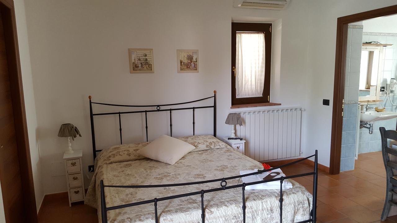 B&B Podere Montese 卢尼贾纳自由镇 外观 照片